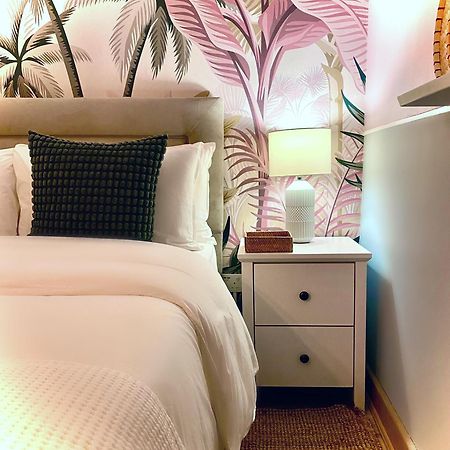 Blush Jungle - Homestay Dublin Eksteriør billede