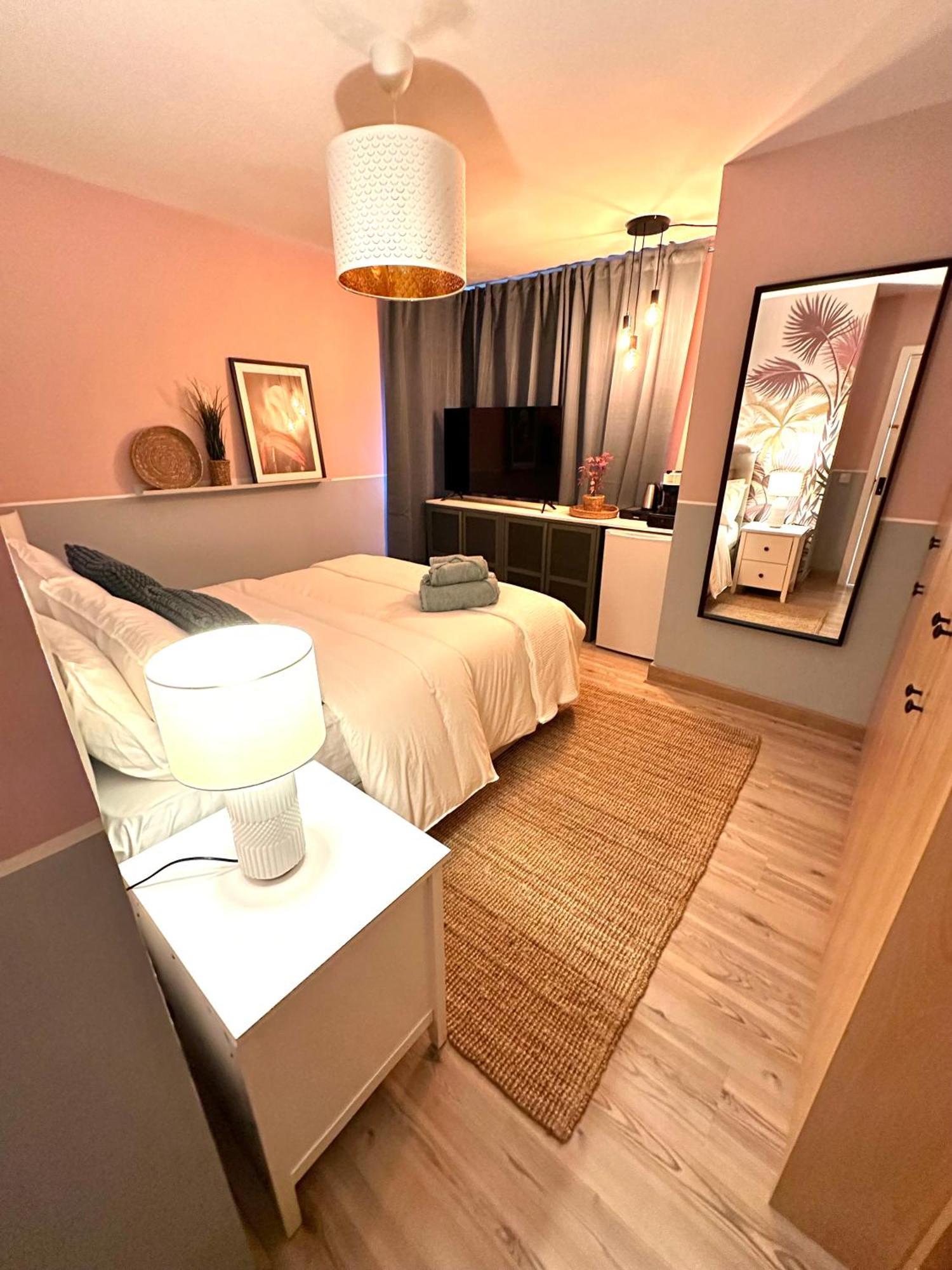 Blush Jungle - Homestay Dublin Eksteriør billede