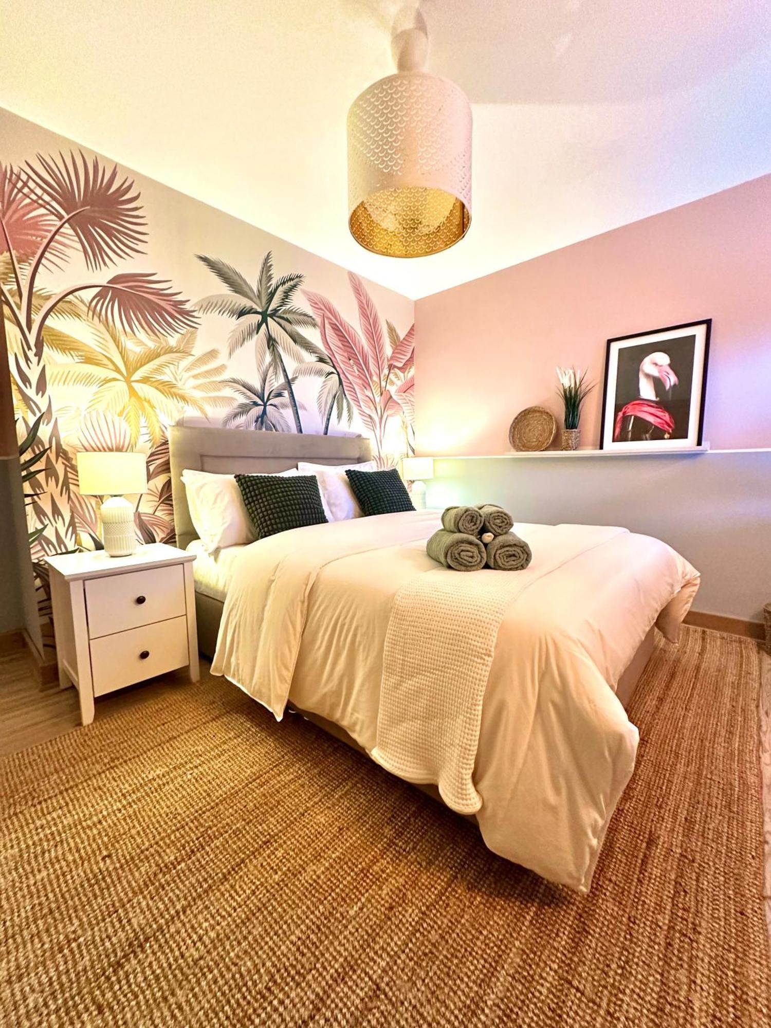 Blush Jungle - Homestay Dublin Eksteriør billede